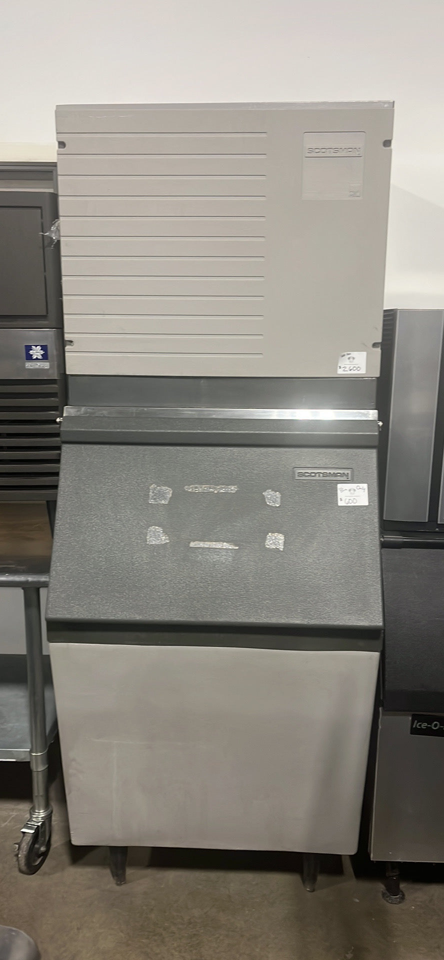 SCOTTSMAN ICE MACHINE 500LBS WITH BIN