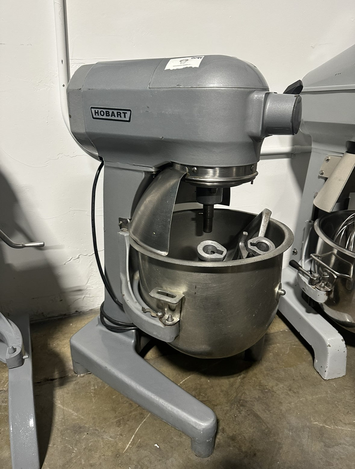 HOBART 20 QT MIXER