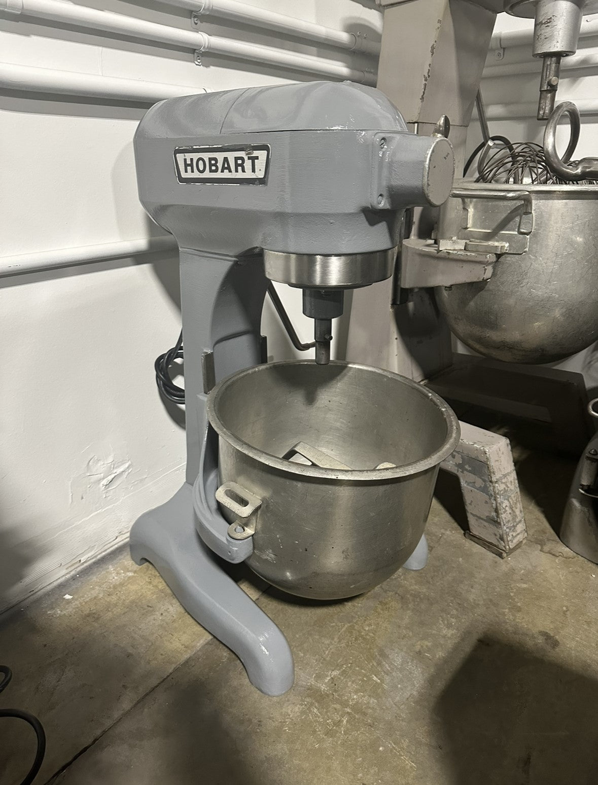 HOBART 20 QT MIXER